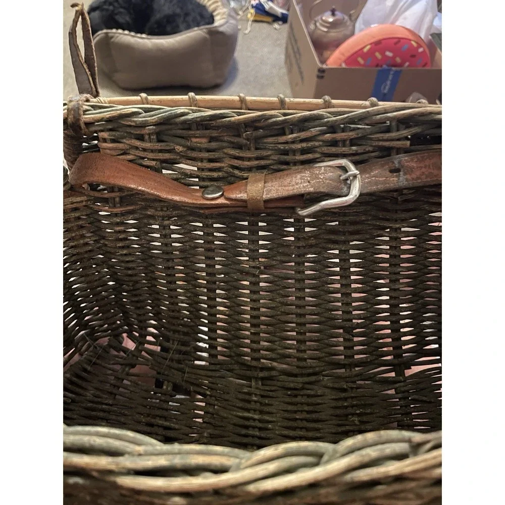 Vintage Green Fishing Creel Large Basket With Native Bead Style Leather Strap